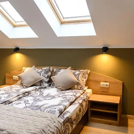 Отель семеен при вергил 2*