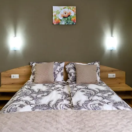 Отель семеен при вергил 2*