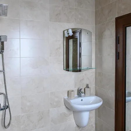 семеен при вергил Отель 2*